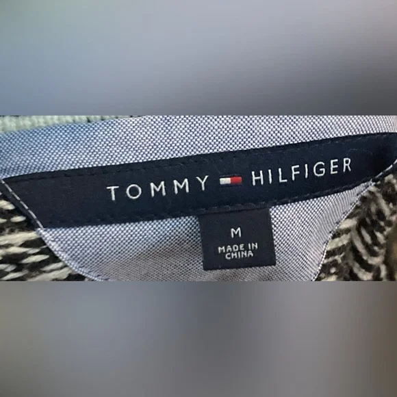 Tommy Hilfiger- Blue and gray men’s zip up sweater size large - Picture 3 of 5
